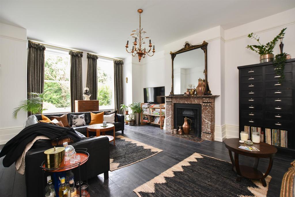 Brittany Road, St. LeonardsOnSea 2 bed flat for sale £400,000