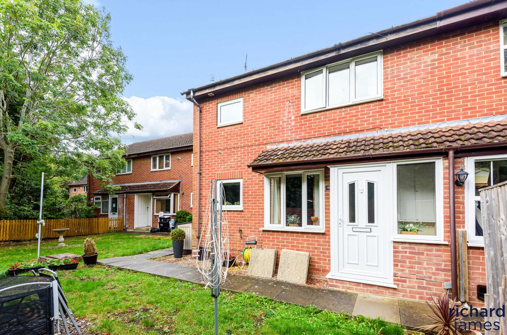 Close, Haydon Wick, Swindon, SN2 1 bed semidetached house for