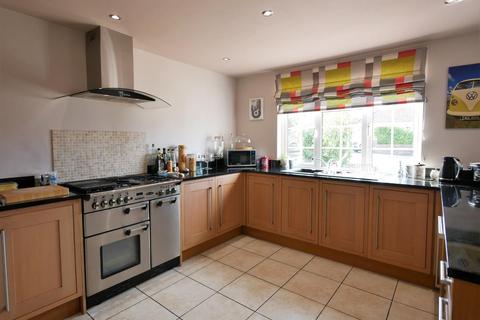 30 Britten Road, Penarth, CF64 3QJ