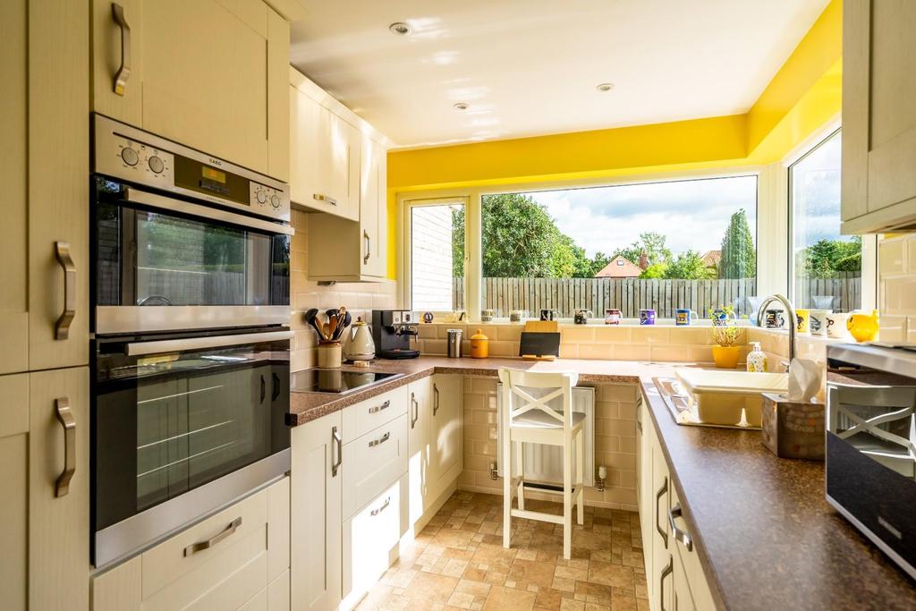 Springwood, Haxby, York 3 bed detached house £375,000