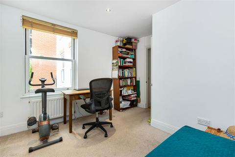 2 bedroom flat to rent - Grove Park Road, Chiswick, W4