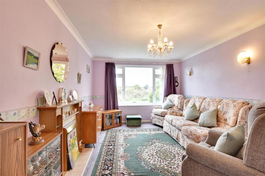 Sea Road, Winchelsea Beach 2 bed detached bungalow £325,000