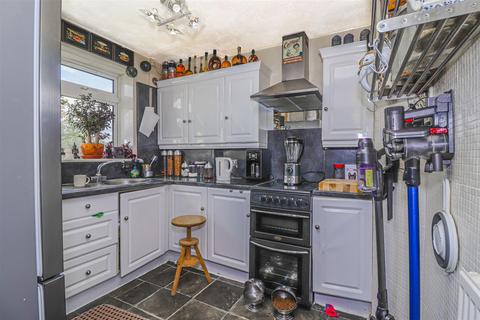 2 bedroom flat for sale - Whitehands Close, Hoddesdon, Hoddesdon, Hertfordshire
