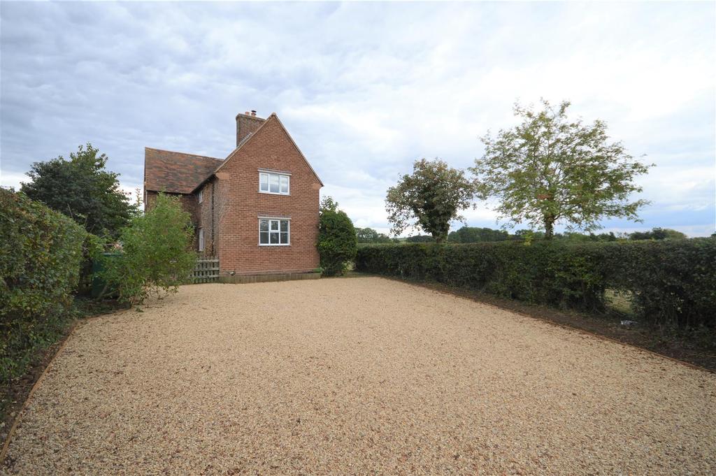 Brington Road, Flore 3 bed cottage £1,450 pcm (£335 pw)