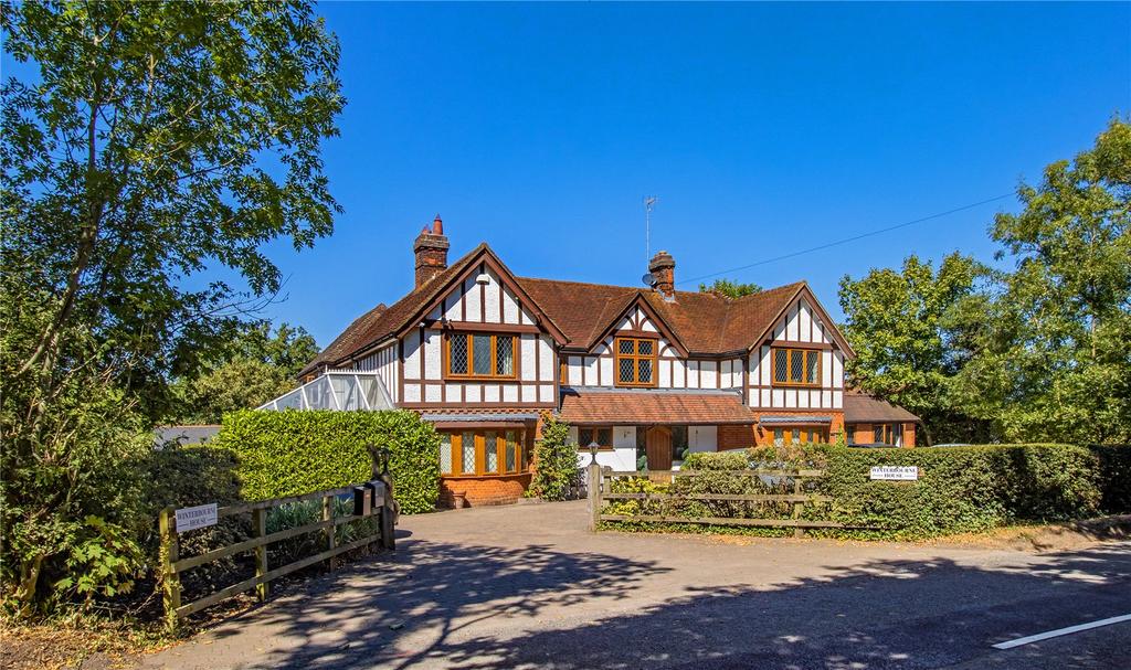 Butterfly Lane, Elstree, Borehamwood, Hertfordshire, WD6 6 bed detached