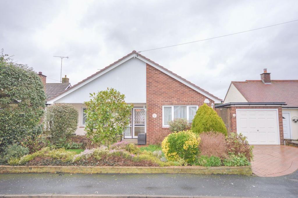 East Park, Sawbridgeworth 3 bed bungalow £1,600 pcm (£369 pw)