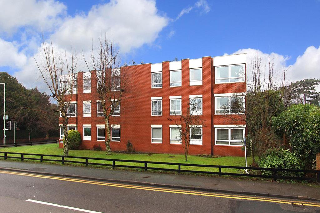 TETTENHALL WOOD, Mount Road 2 bed flat £730 pcm (£168 pw)