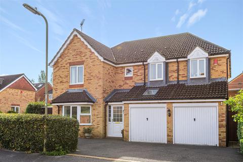 68 Canada Way, Liphook, GU30 7UH