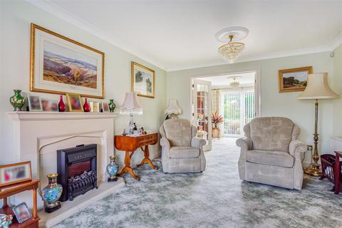 68 Canada Way, Liphook, GU30 7UH