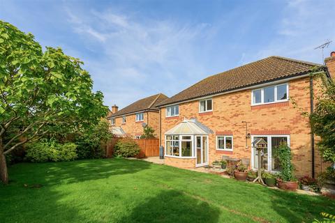 68 Canada Way, Liphook, GU30 7UH