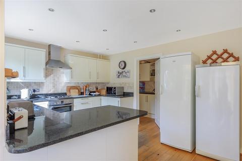 68 Canada Way, Liphook, GU30 7UH