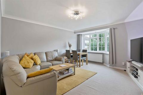 2 bedroom flat for sale - Hemingford Road, Cheam