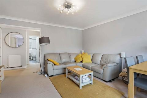 2 bedroom flat for sale - Hemingford Road, Cheam