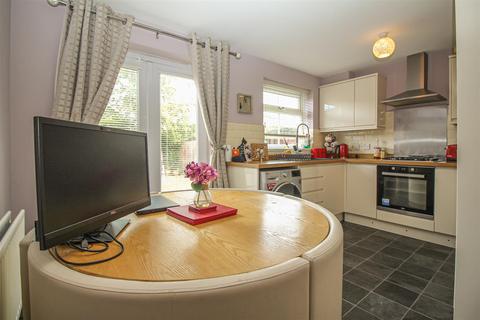 3 bedroom semi-detached house for sale - Greenhills, Killingworth, Newcastle Upon Tyne