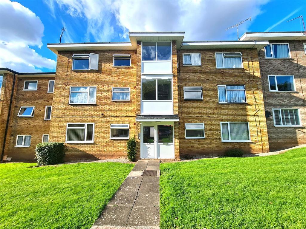 Simon Close, Attleborough, Nuneaton 2 bed apartment for sale £100,000