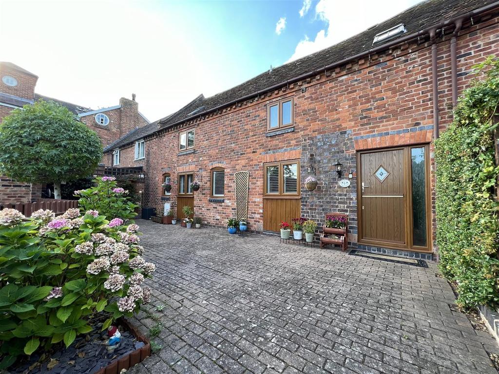 Offmore Farm Close, Kidderminster 2 bed house for sale £425,000