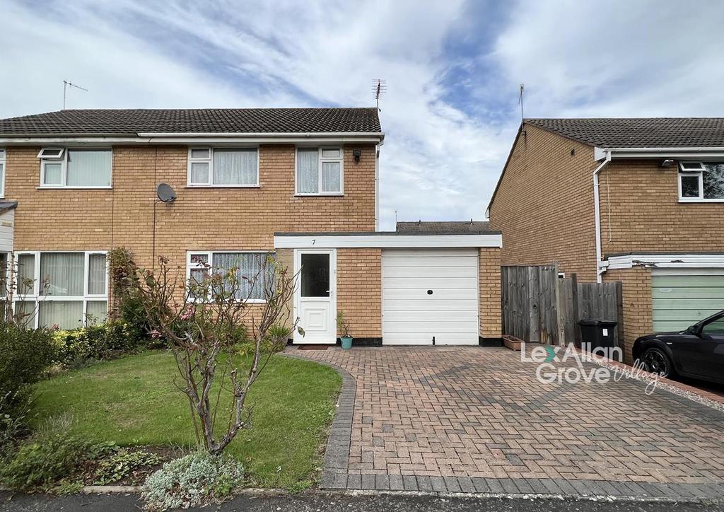 Park Way, Droitwich 3 bed semidetached house £270,000