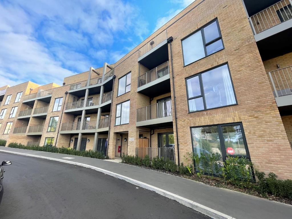 Henry Darlot Drive, Mill Hill, NW7 1 bed apartment £1,500 pcm (£346 pw)