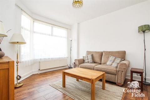 3 bedroom semi-detached house for sale - Farr Road, Enfield
