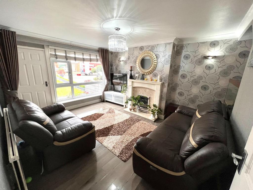 Brockwood Close, Duston, Northampton NN5 2 bed semidetached house £