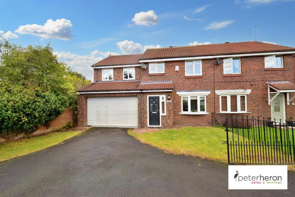 The Strand, Lakeside Village, Sunderland 4 bed semidetached house £