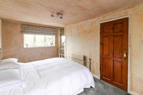 301 Halling Hill, Harlow, CM20 3JU