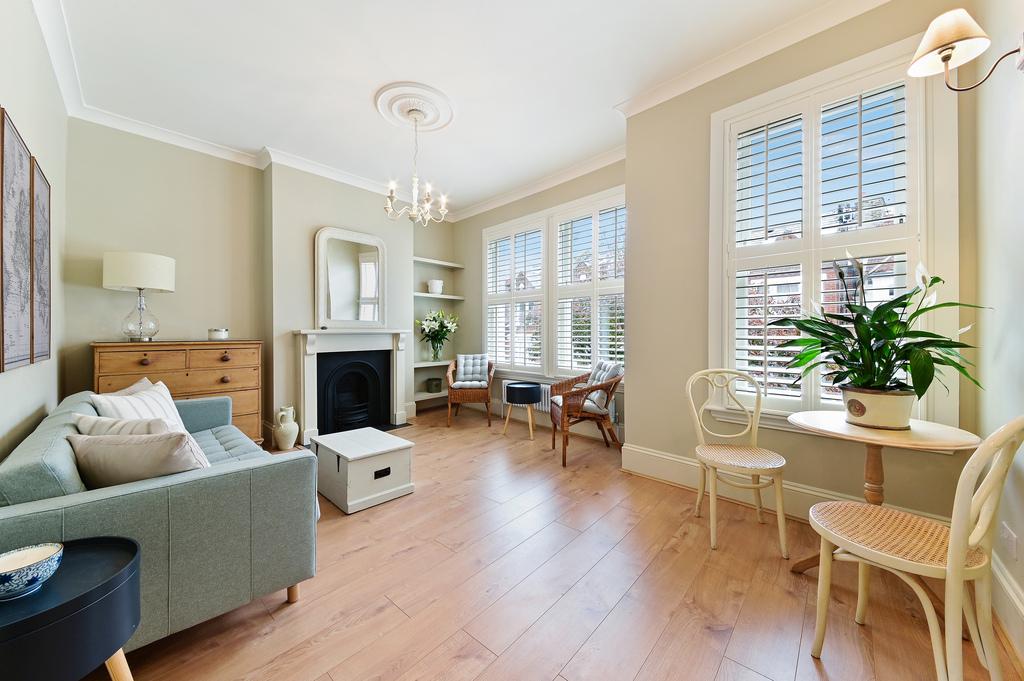 Dagnan Road, SW12 2 bed flat £2,550 pcm (£588 pw)