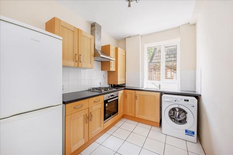 2 bedroom flat to rent, Bamborough Gardens, Shepherd's Bush W12 W12