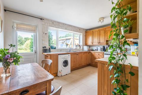 4 bedroom end of terrace house for sale - The Green, Dunsfold, GU8