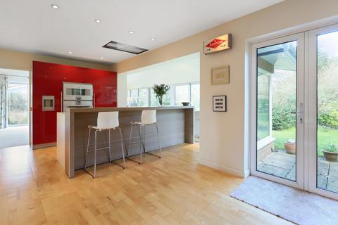 3 bedroom bungalow for sale - Willowmere, Esher, Surrey, KT10