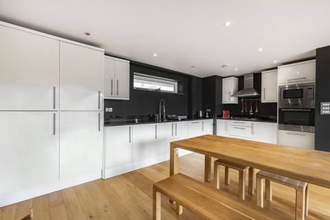 3 bedroom apartment to rent, Dunston Road, London, E8