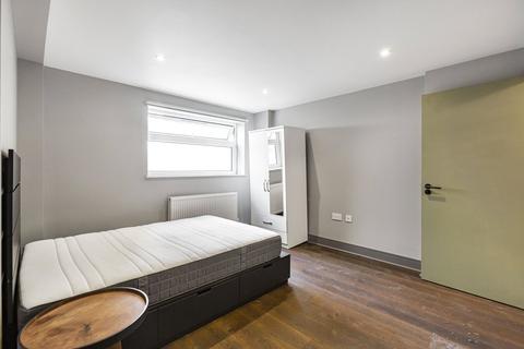 3 bedroom apartment to rent, Dunston Road, London, E8