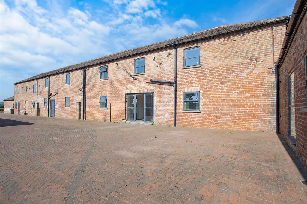 Bole, Retford 6 bed barn conversion