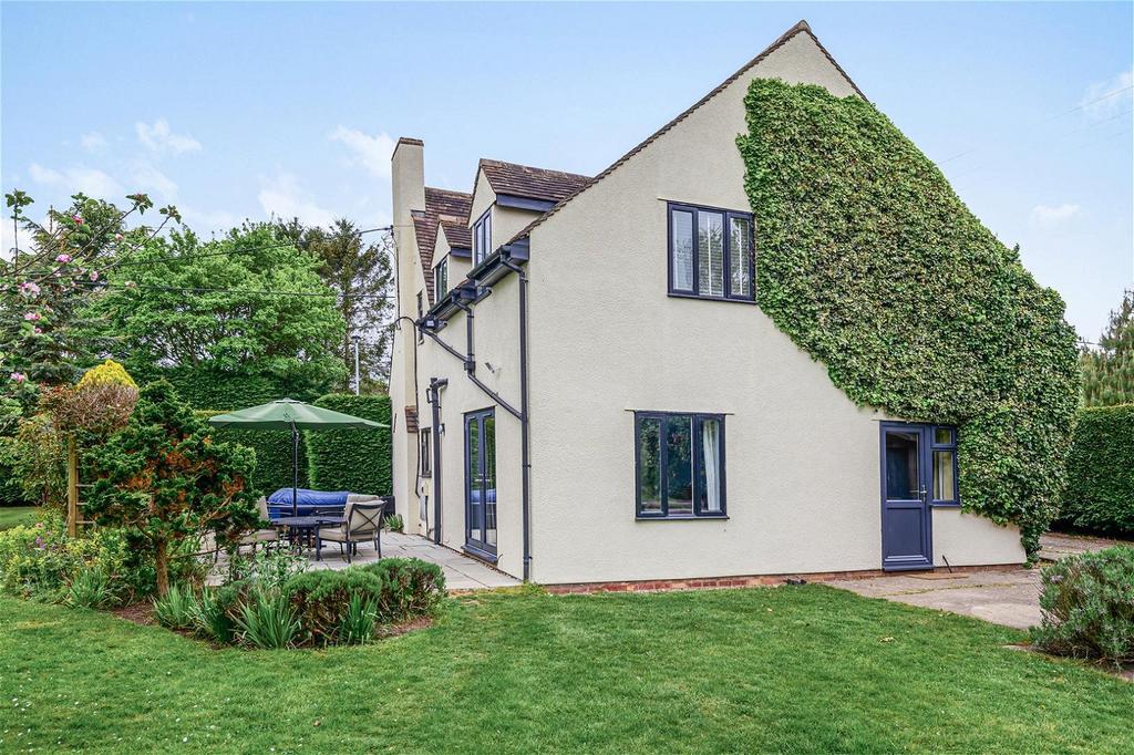 Bedfordshire, MK44 4 bed equestrian property £950,000