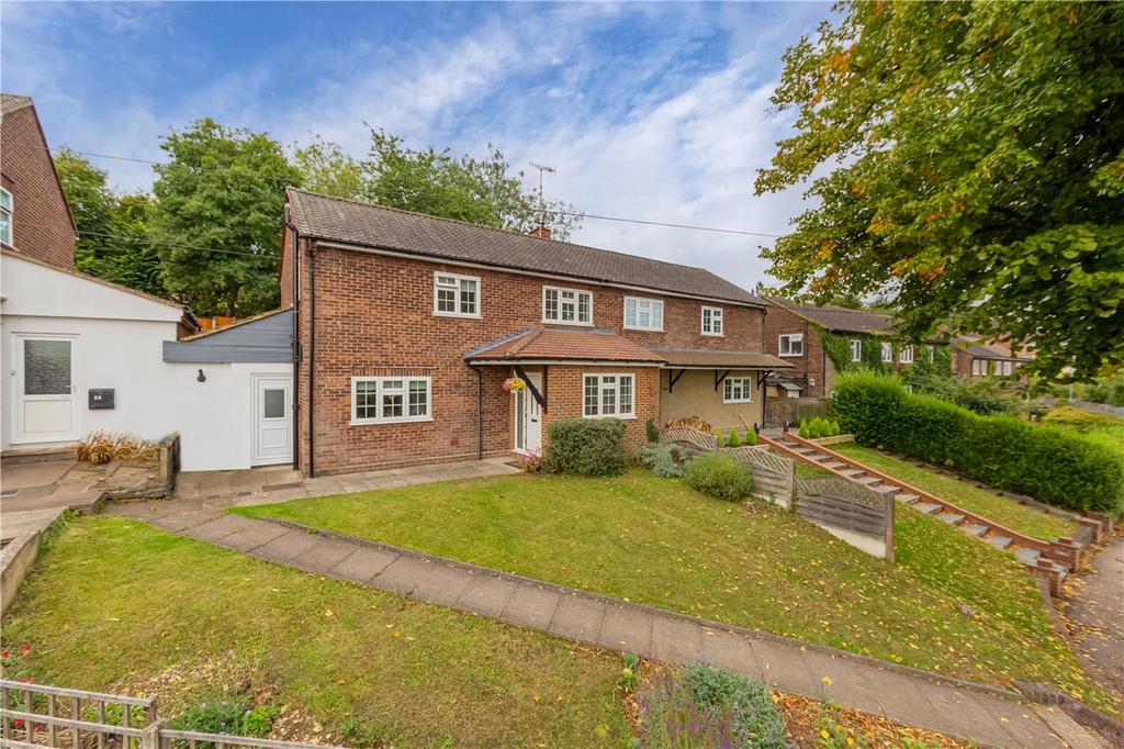 Chiltern Close, Berkhamsted... 3 bed semidetached house £575,000