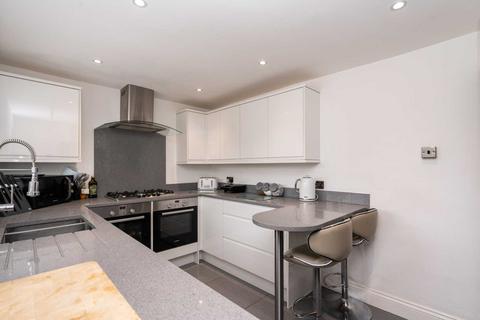 19 Chardins Close, Hemel Hempstead, HP1 2QN