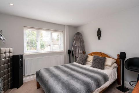 19 Chardins Close, Hemel Hempstead, HP1 2QN