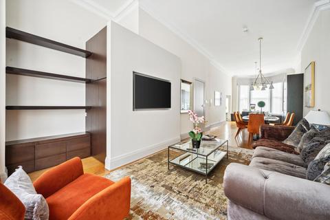 3 bedroom flat to rent, Egerton Gardens, Knightsbridge, London, SW3