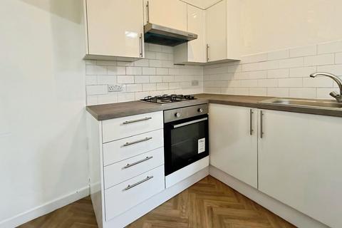 2 bedroom terraced house to rent, Field Bank Grove, Levenshulme, M19