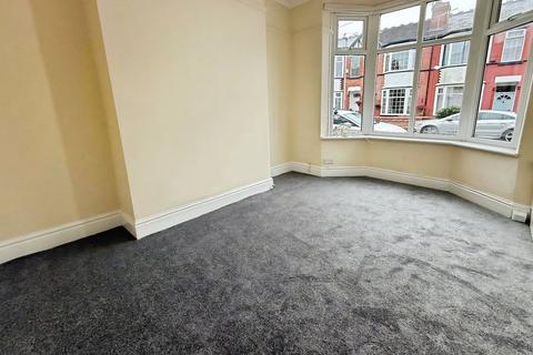 2 bedroom terraced house to rent, Field Bank Grove, Levenshulme, M19
