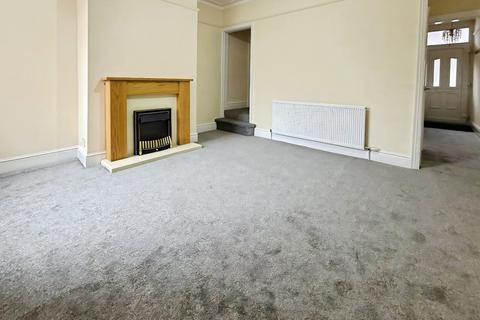 2 bedroom terraced house to rent, Field Bank Grove, Levenshulme, M19