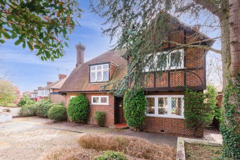 49 Kinlet Road, London, SE18 3BZ