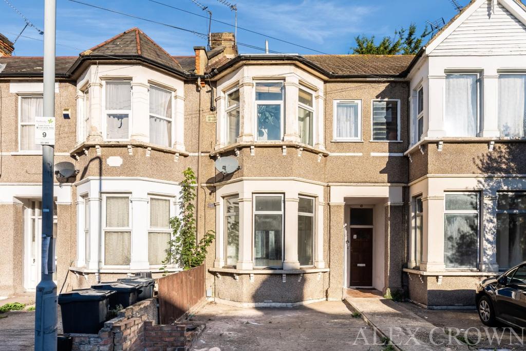 Valentines Road, Ilford 2 bed £1,750 pcm (£404 pw)