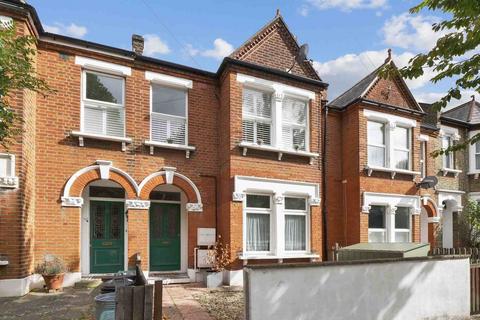 4 bedroom flat to rent, Samos Road, Penge