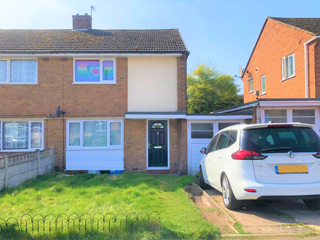Marlow Close, Dudley DY2 3 bed semidetached house £895 pcm (£207 pw)