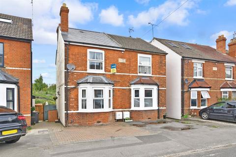 3 bedroom semi-detached house for sale - Hectorage Road, Tonbridge, Kent