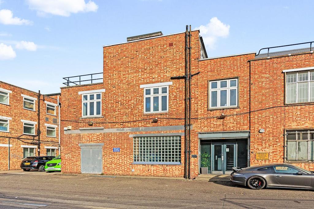 Forest Real Estate14 Trading Estate Road33.jpg
