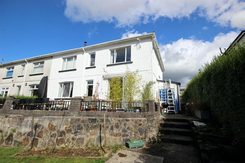 Gwaelod Y Waun Villas, Pengam Road... 5 bed semidetached house £450,000