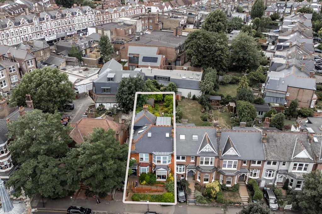 The Muswell Hill Practice, 1 Dukes... Leisure facility £8,333 pcm (£