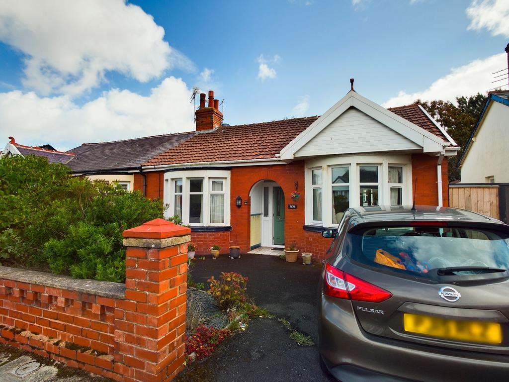 Selby Avenue, Blackpool, FY4 2 bed semidetached bungalow for sale £
